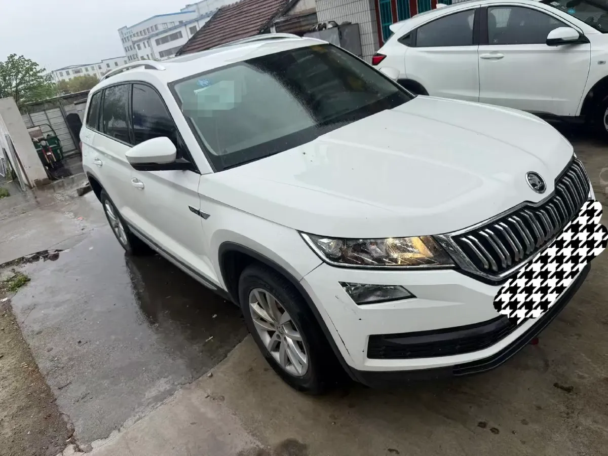 2019 Buick EnvisionPlus 1.5T 169HP L4 7DCT,autocango,china used car exporter,china ev exporter,chinese used car exporter,chinese used ev exporter