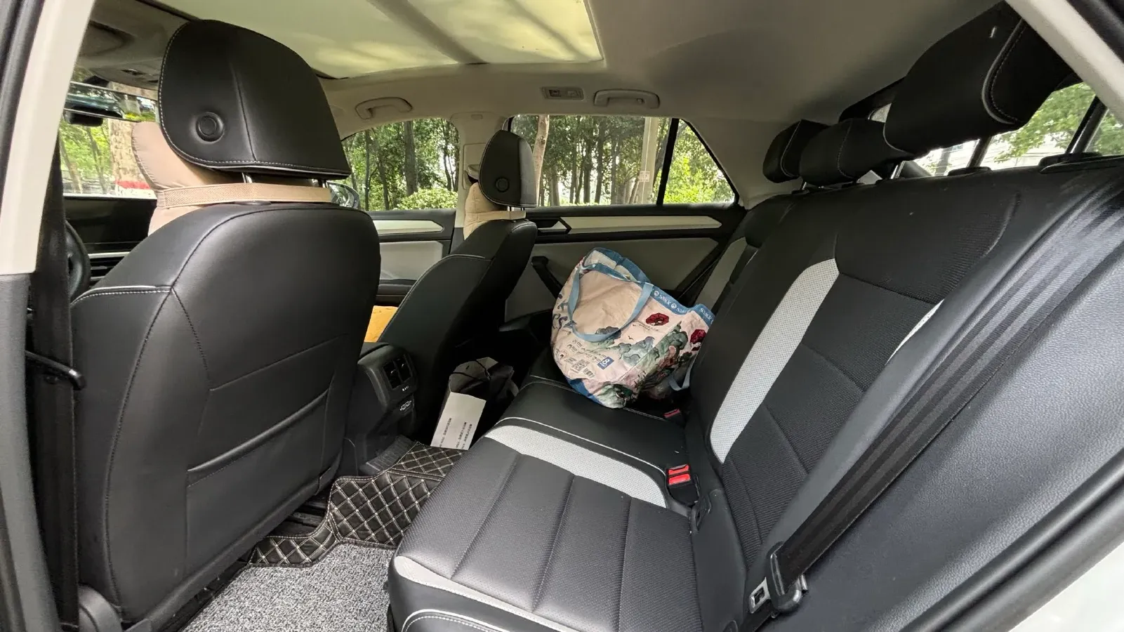 2023 Volkswagen T-Roc 1.4T 150HP L4 7DCT,autocango,china used car exporter,china ev exporter,chinese used car exporter,chinese used ev exporter