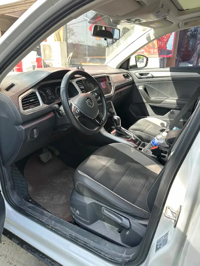 2022 Volkswagen T-Roc 1.4T 150HP L4 7DCT,autocango,china used car exporter,china ev exporter,chinese used car exporter,chinese used ev exporter