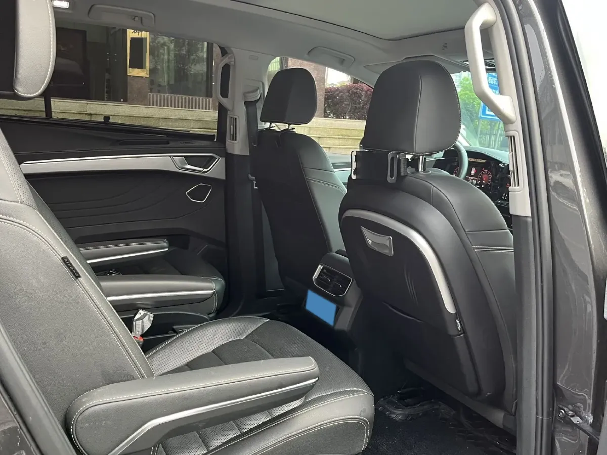 2023 Volkswagen Talagon 2.0T 220HP L4 7DCT,autocango,china used car exporter,china ev exporter,chinese used car exporter,chinese used ev exporter