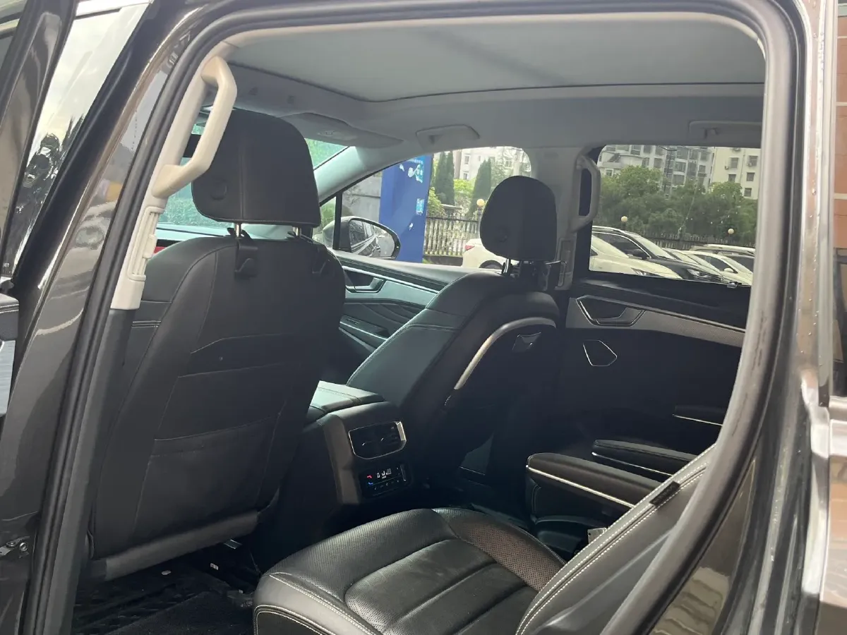 2023 Volkswagen Talagon 2.0T 220HP L4 7DCT,autocango,china used car exporter,china ev exporter,chinese used car exporter,chinese used ev exporter