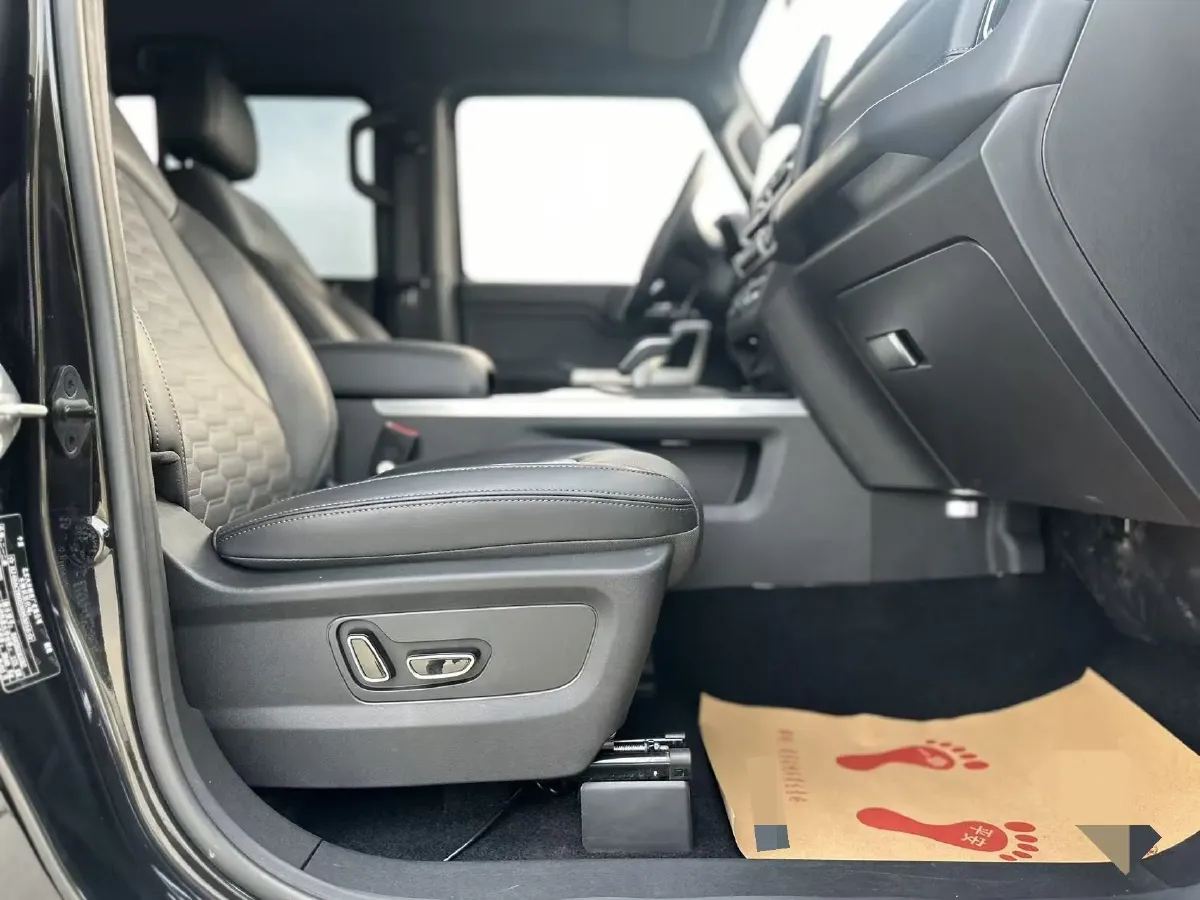 2025 212 212 T01 2.0T 252HP L4 8AT,autocango,china used car exporter,china ev exporter,chinese used car exporter,chinese used ev exporter