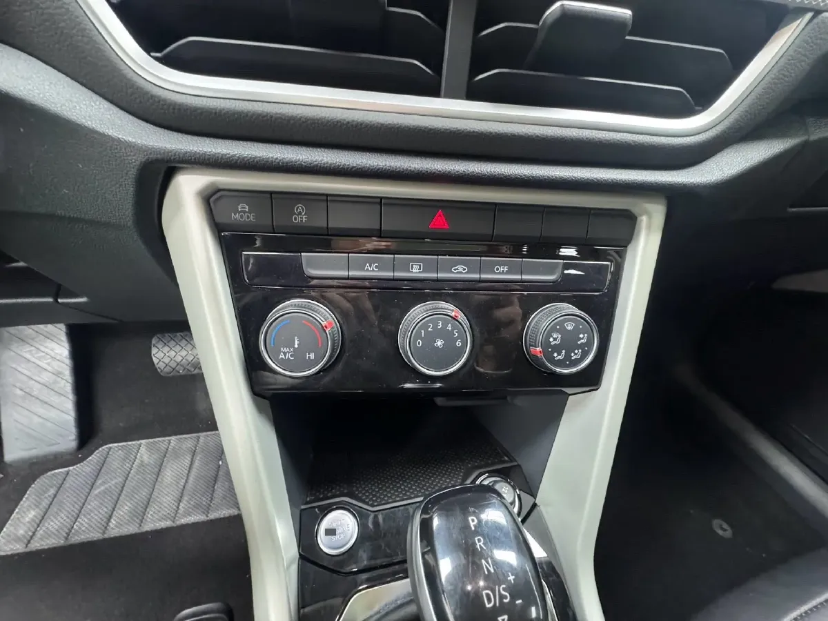 2023 Volkswagen T-Roc 1.4T 150HP L4 7DCT,autocango,china used car exporter,china ev exporter,chinese used car exporter,chinese used ev exporter