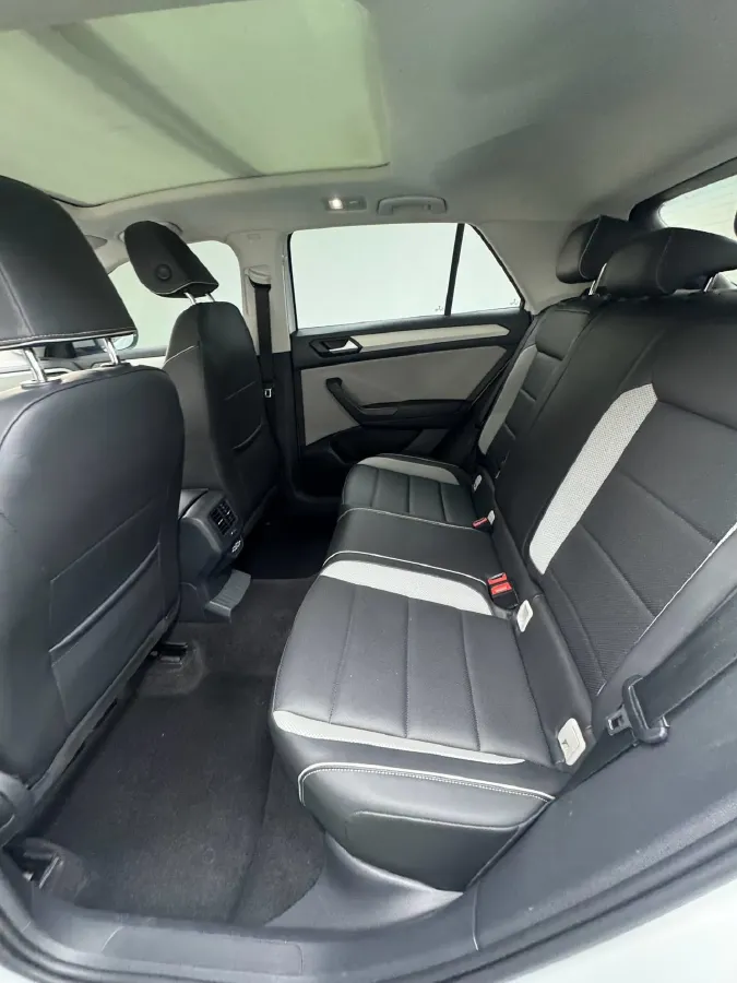 2023 Volkswagen T-Roc 1.4T 150HP L4 7DCT,autocango,china used car exporter,china ev exporter,chinese used car exporter,chinese used ev exporter