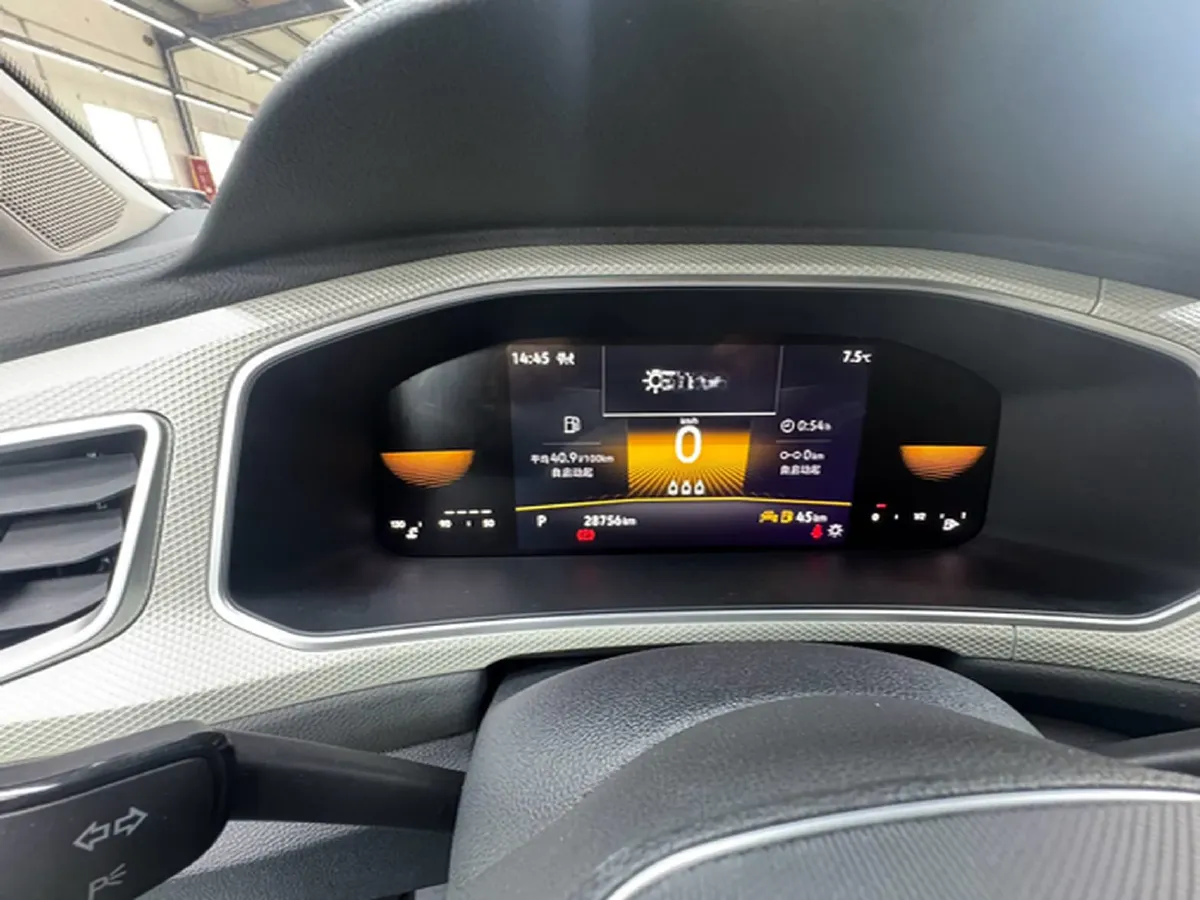 2023 Volkswagen T-Roc 1.4T 150HP L4 7DCT,autocango,china used car exporter,china ev exporter,chinese used car exporter,chinese used ev exporter