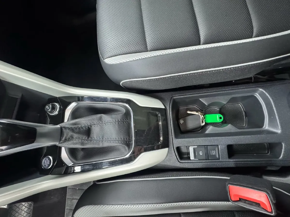 2023 Volkswagen T-Roc 1.4T 150HP L4 7DCT,autocango,china used car exporter,china ev exporter,chinese used car exporter,chinese used ev exporter