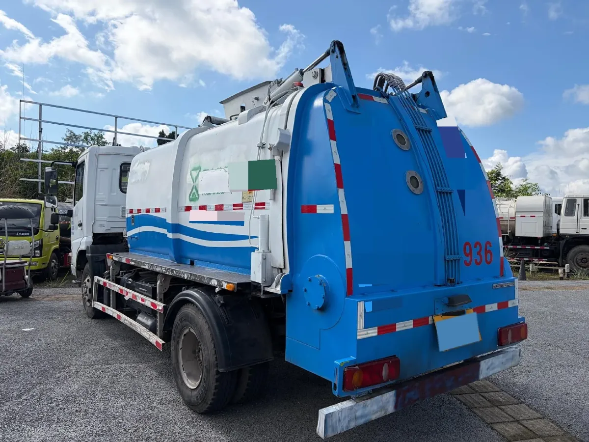 2021 YuTong T7 2.8T 163HP L4 6MT,autocango,china used car exporter,china ev exporter,chinese used car exporter,chinese used ev exporter