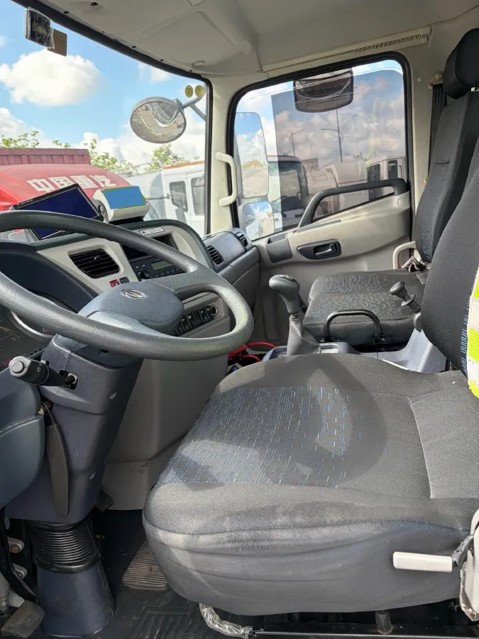 2021 YuTong T7 2.8T 163HP L4 6MT,autocango,china used car exporter,china ev exporter,chinese used car exporter,chinese used ev exporter