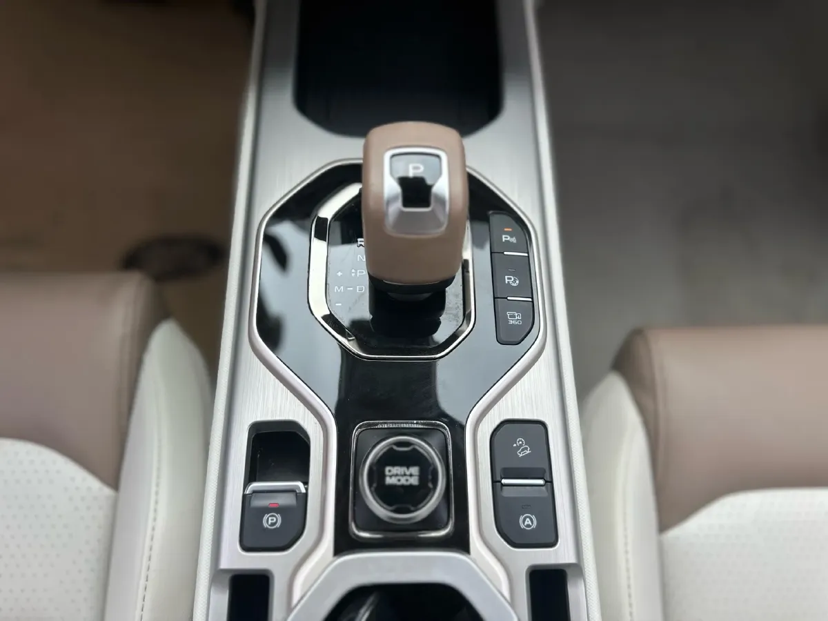 2020 Geely ICON 1.5T 177HP L3 7DCT,autocango,china used car exporter,china ev exporter,chinese used car exporter,chinese used ev exporter