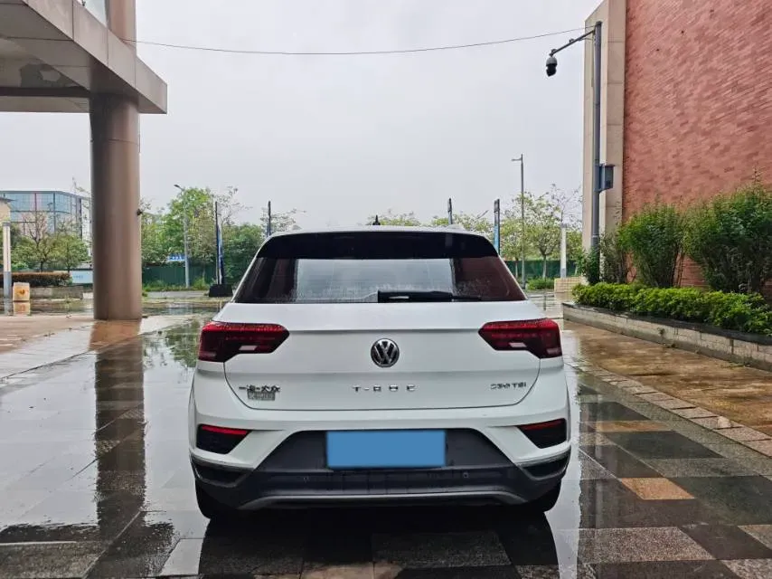 2019 Volkswagen T-Roc 1.4T 131HP L4 7DCT,autocango,china used car exporter,china ev exporter,chinese used car exporter,chinese used ev exporter