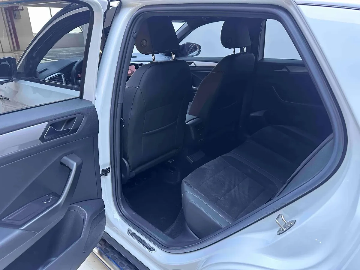 2022 Volkswagen T-Roc 1.4T 150HP L4 7DCT,autocango,china used car exporter,china ev exporter,chinese used car exporter,chinese used ev exporter