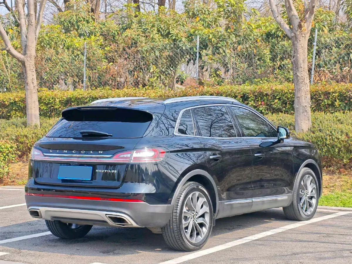 2021 Lincoln Nautilus 2.0T 245HP L4 8AT,autocango,china used car exporter,china ev exporter,chinese used car exporter,chinese used ev exporter