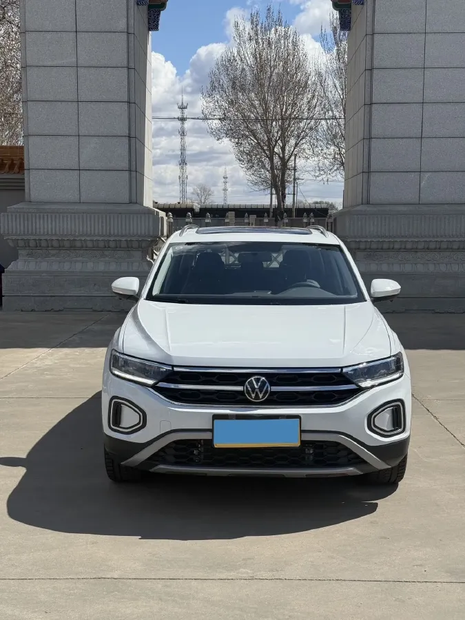 2023 Volkswagen T-Roc 1.4T 150HP L4 7DCT,autocango,china used car exporter,china ev exporter,chinese used car exporter,chinese used ev exporter