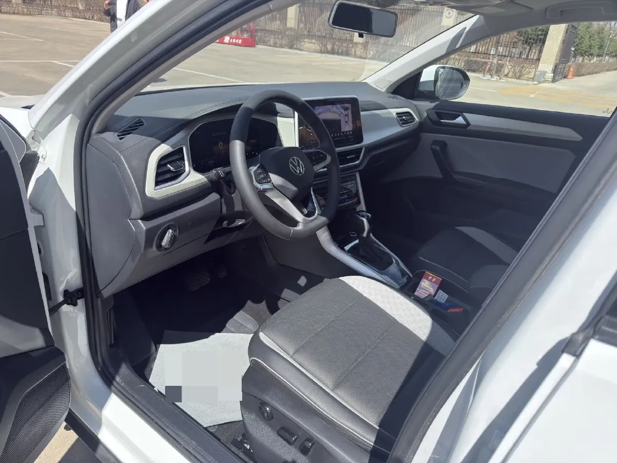 2023 Volkswagen T-Roc 1.4T 150HP L4 7DCT,autocango,china used car exporter,china ev exporter,chinese used car exporter,chinese used ev exporter