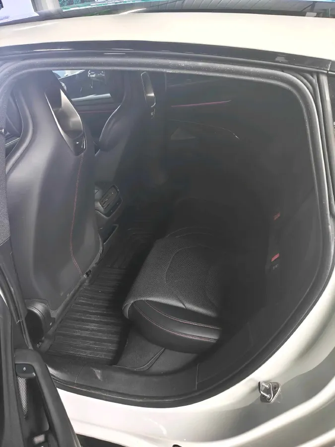 2024 MI SU7 BEV 73.6KWH,autocango,china used car exporter,china ev exporter,chinese used car exporter,chinese used ev exporter