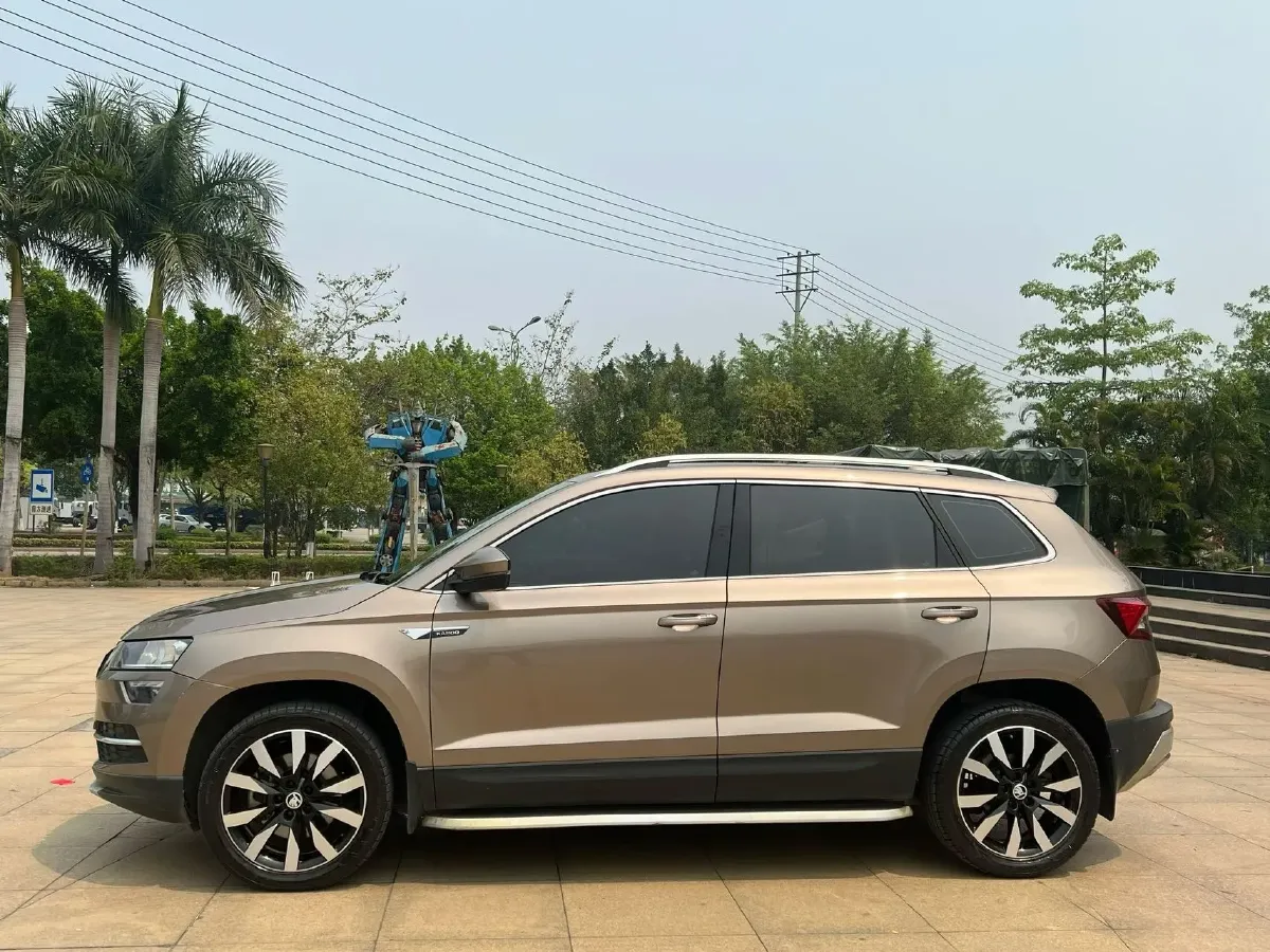 2020 Skoda Karoq 1.4T 150HP L4 7DCT,autocango,china used car exporter,china ev exporter,chinese used car exporter,chinese used ev exporter