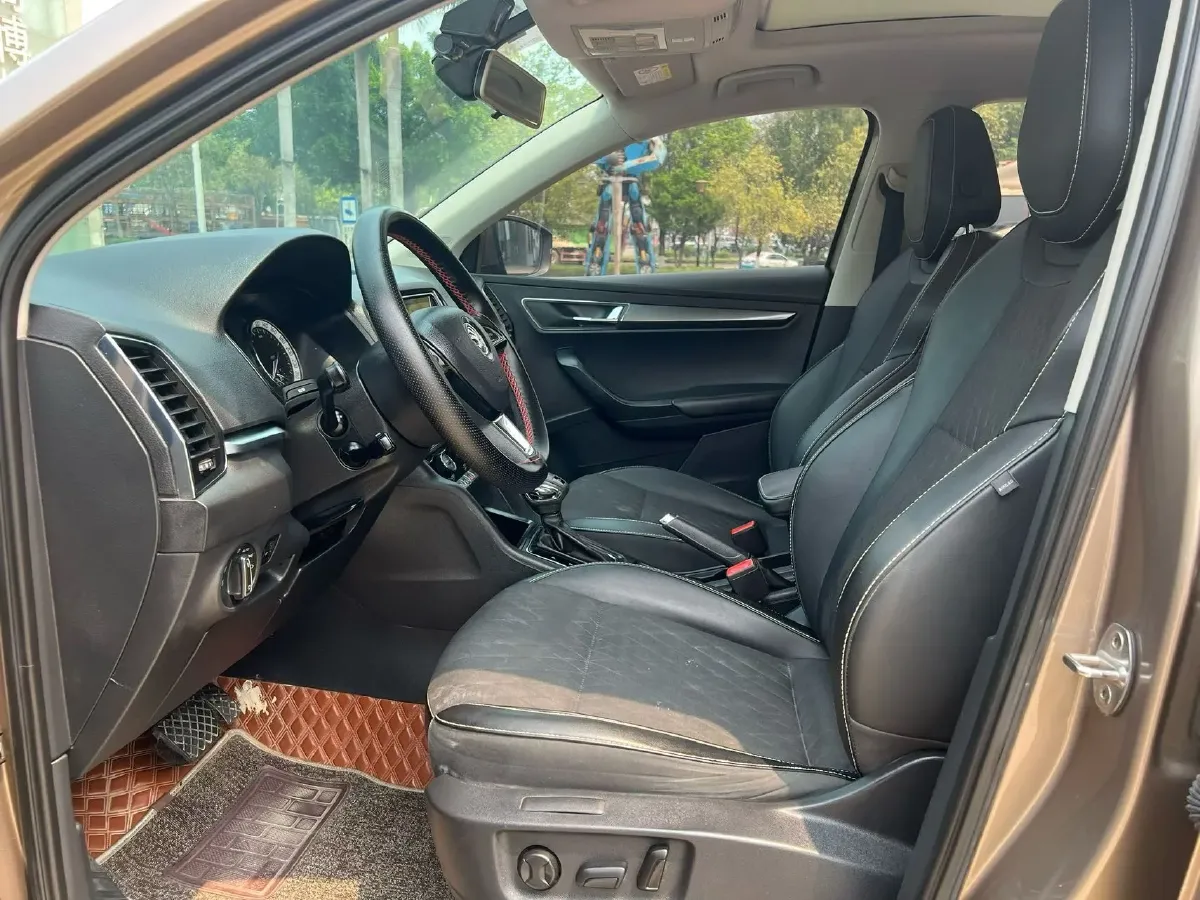 2020 Skoda Karoq 1.4T 150HP L4 7DCT,autocango,china used car exporter,china ev exporter,chinese used car exporter,chinese used ev exporter