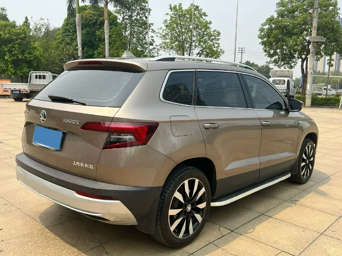 2020 Skoda Karoq 1.4T 150HP L4 7DCT,autocango,china used car exporter,china ev exporter,chinese used car exporter,chinese used ev exporter