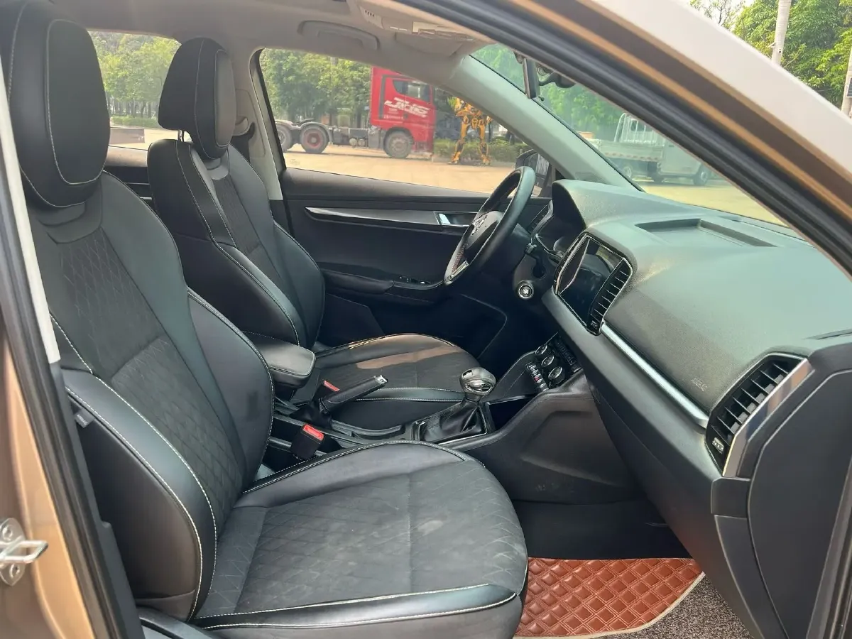 2020 Skoda Karoq 1.4T 150HP L4 7DCT,autocango,china used car exporter,china ev exporter,chinese used car exporter,chinese used ev exporter