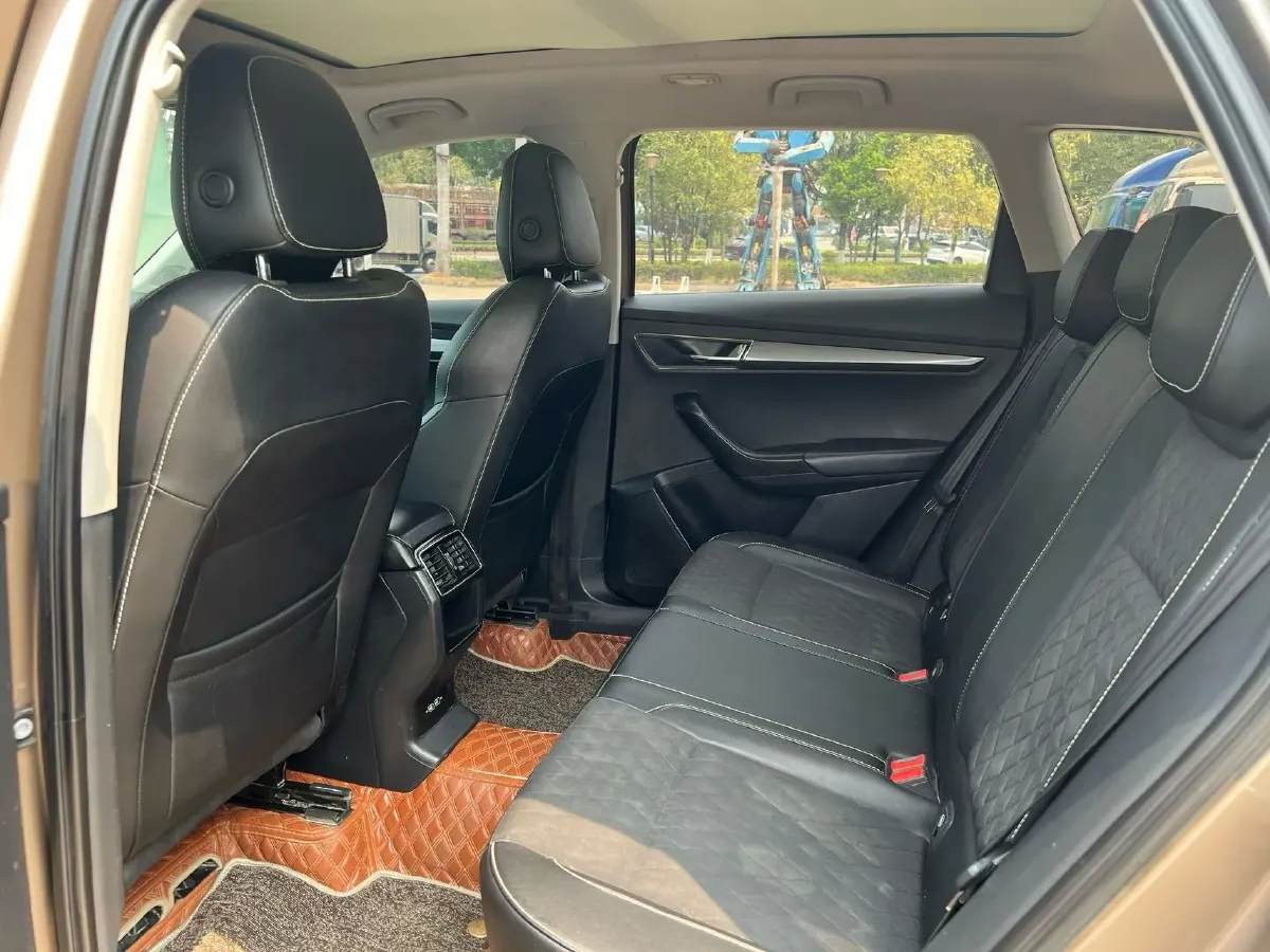 2020 Skoda Karoq 1.4T 150HP L4 7DCT,autocango,china used car exporter,china ev exporter,chinese used car exporter,chinese used ev exporter