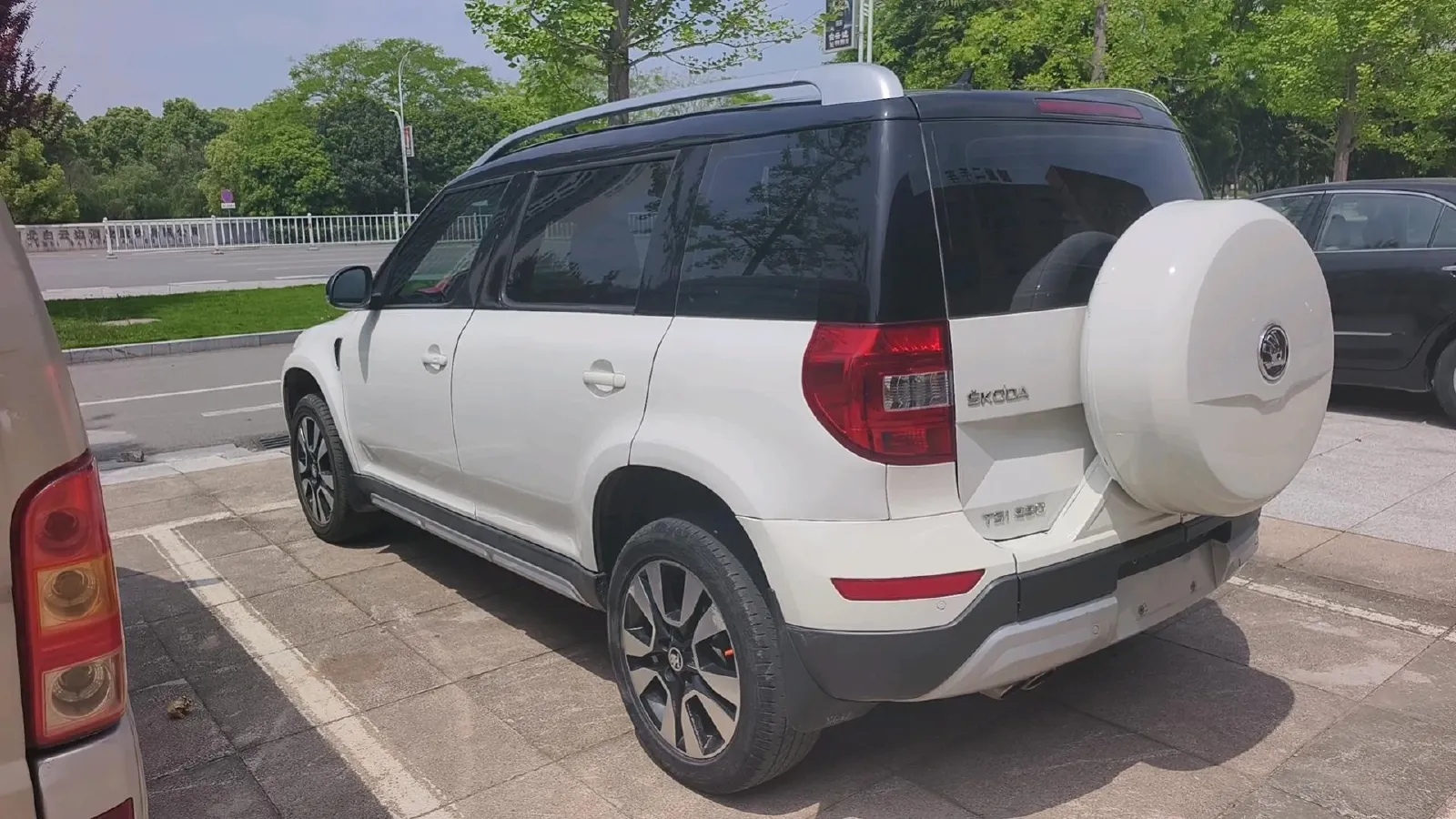 2017 Skoda Yeti 1.8T 160HP L4 6DCT,autocango,china used car exporter,china ev exporter,chinese used car exporter,chinese used ev exporter