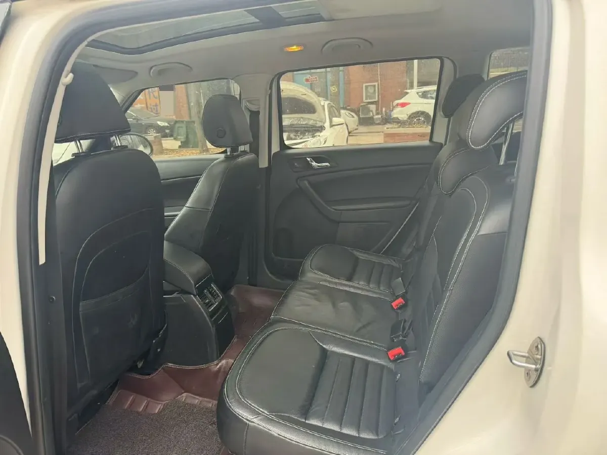 2017 Skoda Yeti 1.8T 160HP L4 6DCT,autocango,china used car exporter,china ev exporter,chinese used car exporter,chinese used ev exporter