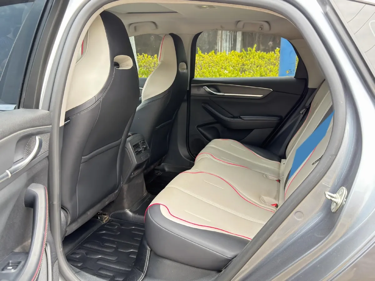 2022 Roewe RX5 MAX 1.5T 181HP L4 6AT,autocango,china used car exporter,china ev exporter,chinese used car exporter,chinese used ev exporter