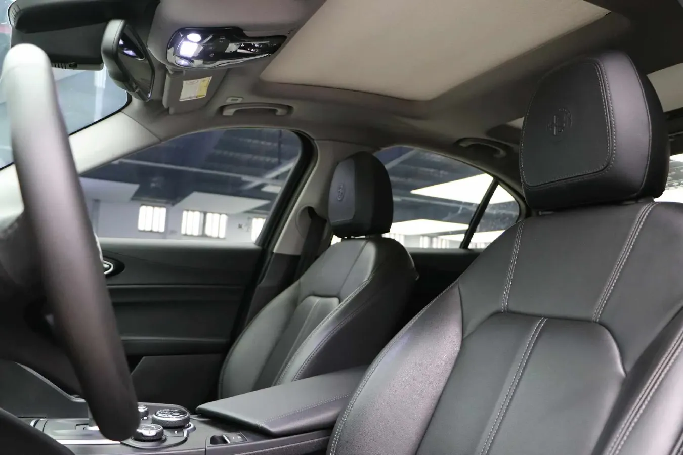 2017 Toyota Highlander 2.0T 220HP L4 6AT,autocango,china used car exporter,china ev exporter,chinese used car exporter,chinese used ev exporter