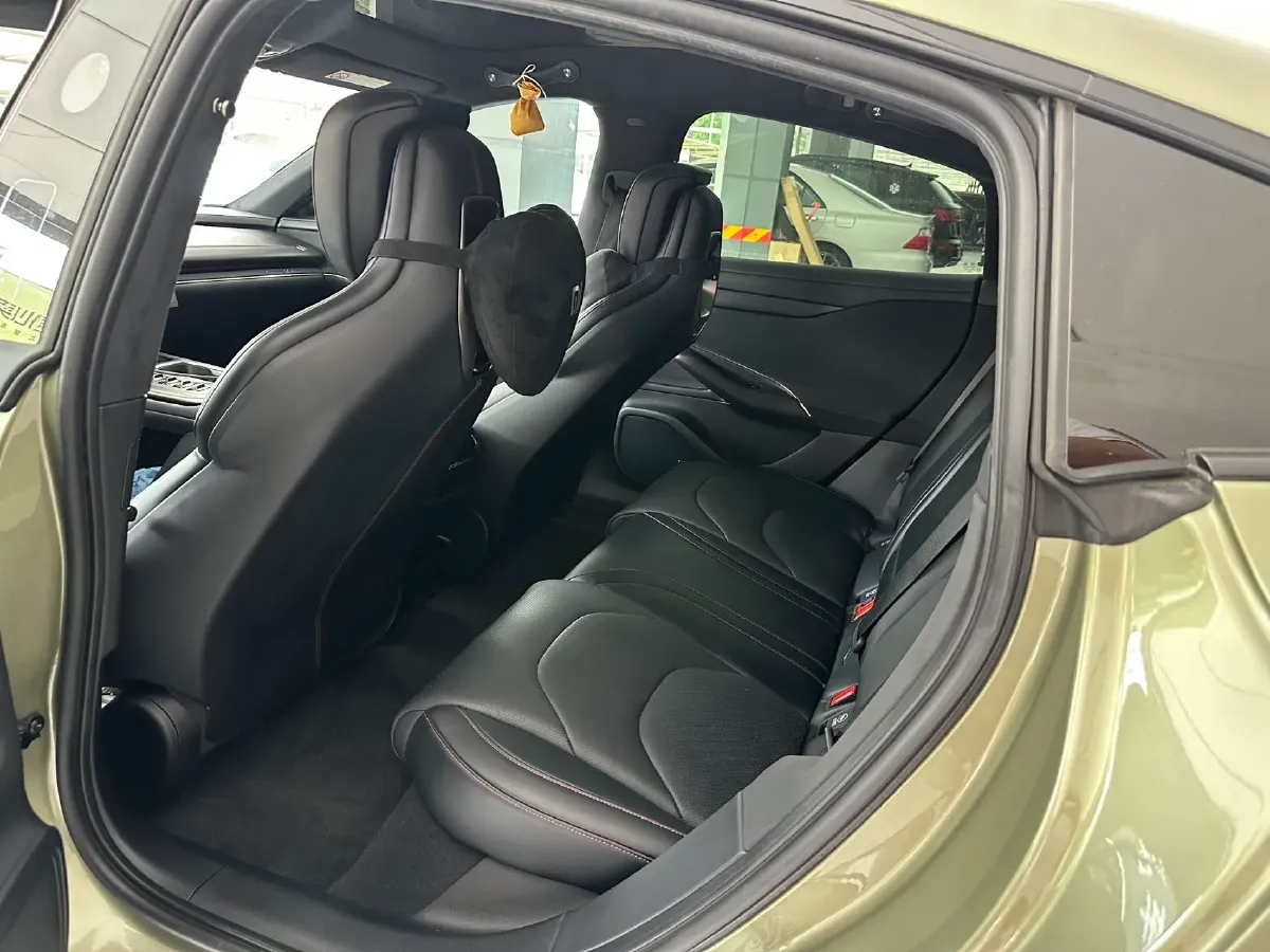 2024 MI SU7 BEV 101KWH,autocango,china used car exporter,china ev exporter,chinese used car exporter,chinese used ev exporter