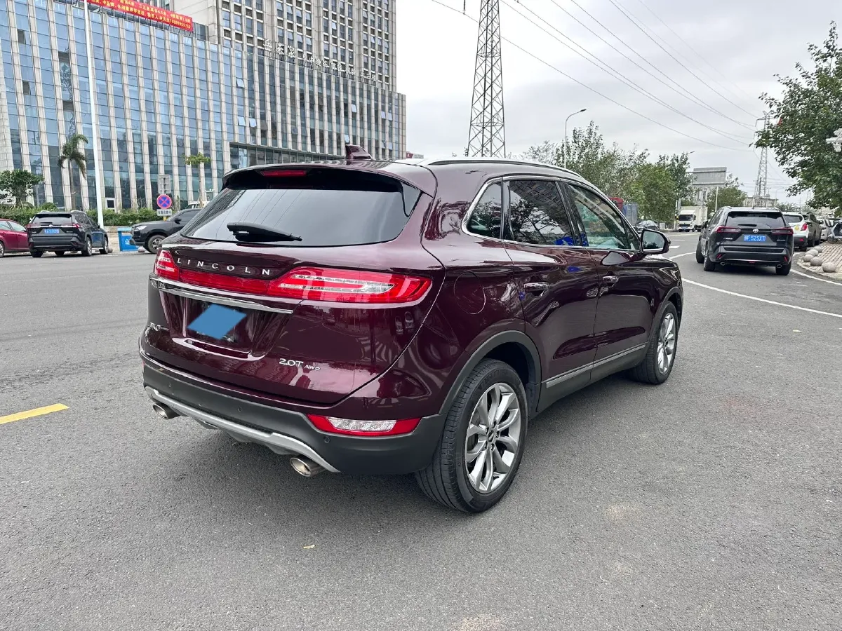 2019 Land Rover Discovery Sport 2.0T 241HP L4 9AT,autocango,china used car exporter,china ev exporter,chinese used car exporter,chinese used ev exporter