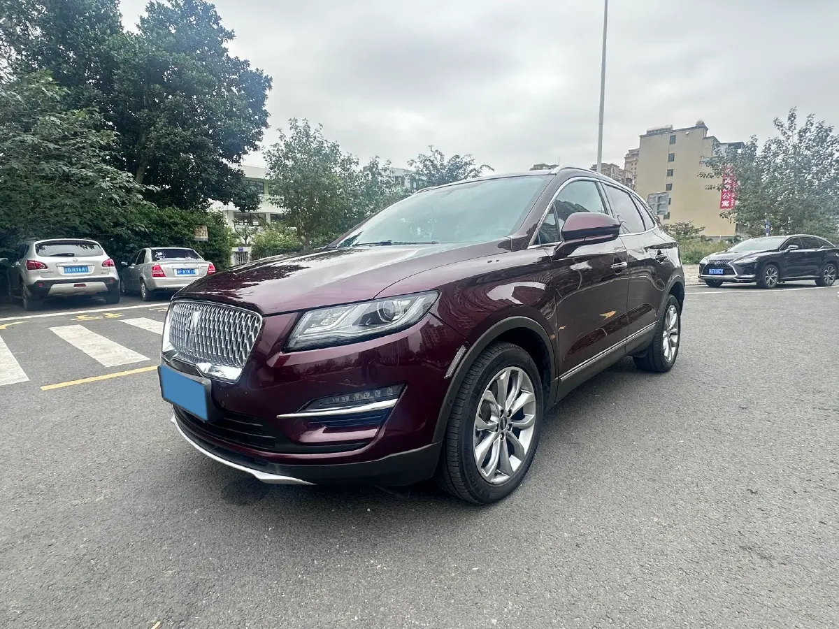 2019 Land Rover Discovery Sport 2.0T 241HP L4 9AT,autocango,china used car exporter,china ev exporter,chinese used car exporter,chinese used ev exporter