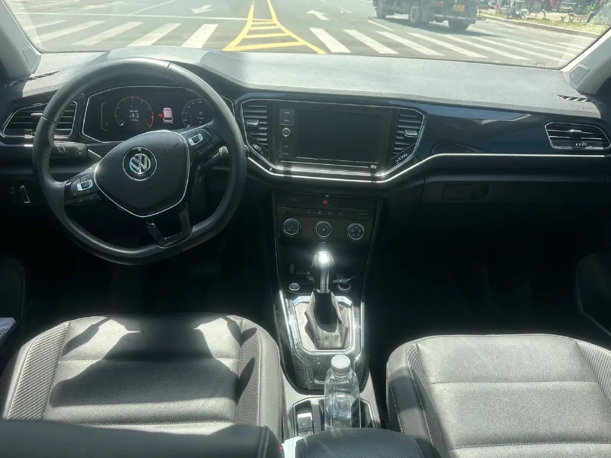 2020 Volkswagen T-Roc 1.4T 150HP L4 7DCT,autocango,china used car exporter,china ev exporter,chinese used car exporter,chinese used ev exporter