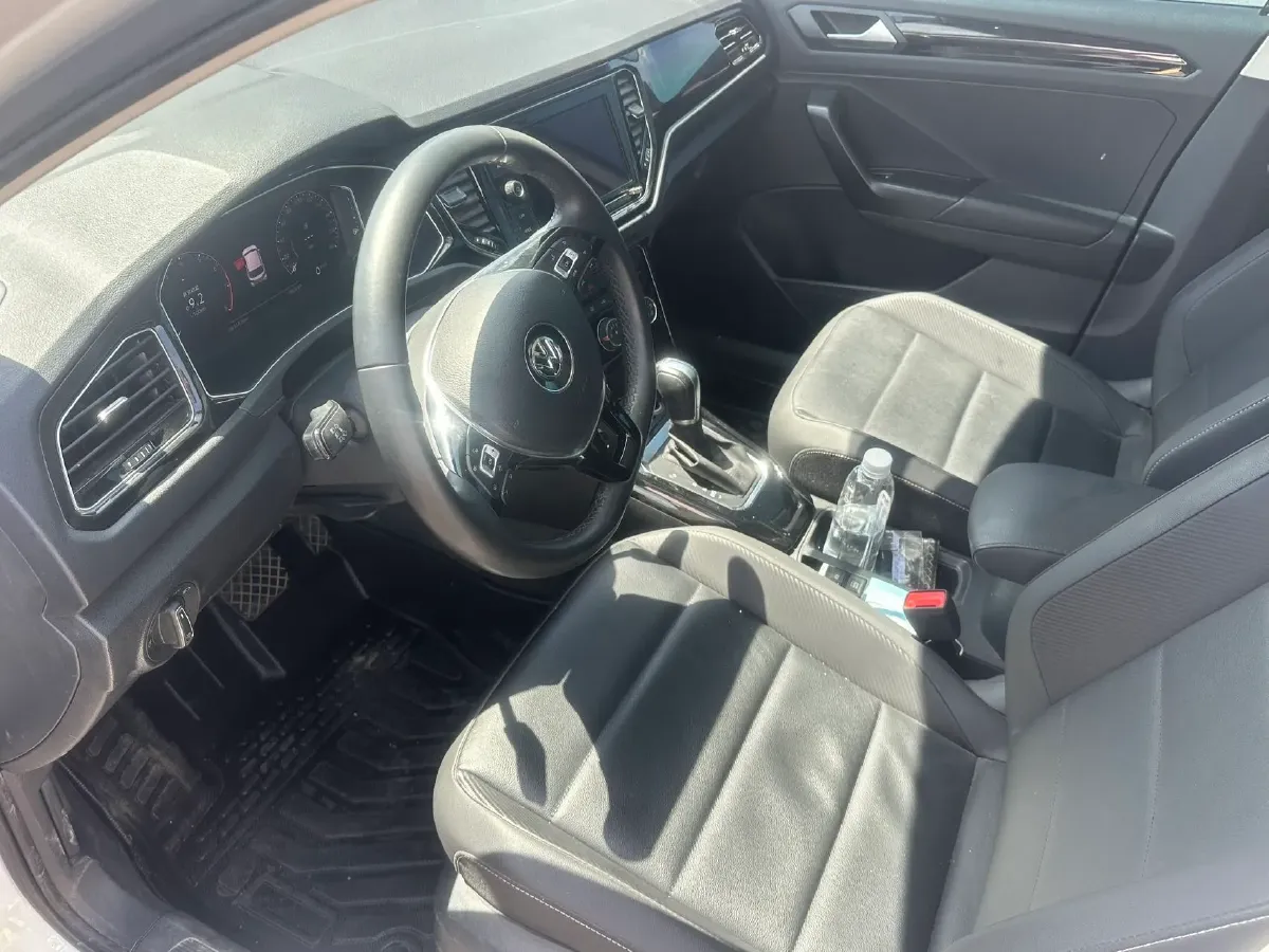 2020 Volkswagen T-Roc 1.4T 150HP L4 7DCT,autocango,china used car exporter,china ev exporter,chinese used car exporter,chinese used ev exporter