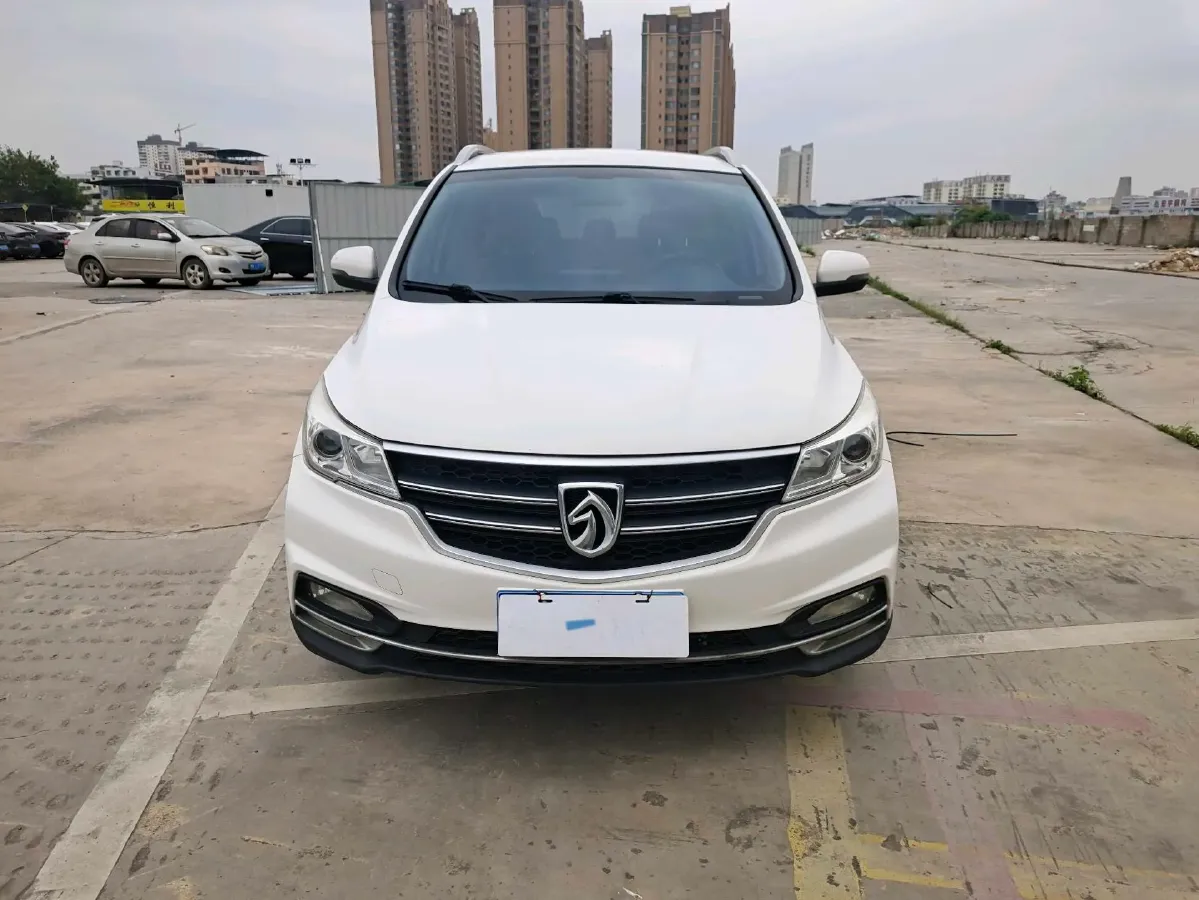 2019 BaoJun 730 1.5T 150HP L4 6MT,autocango,china used car exporter,china ev exporter,chinese used car exporter,chinese used ev exporter