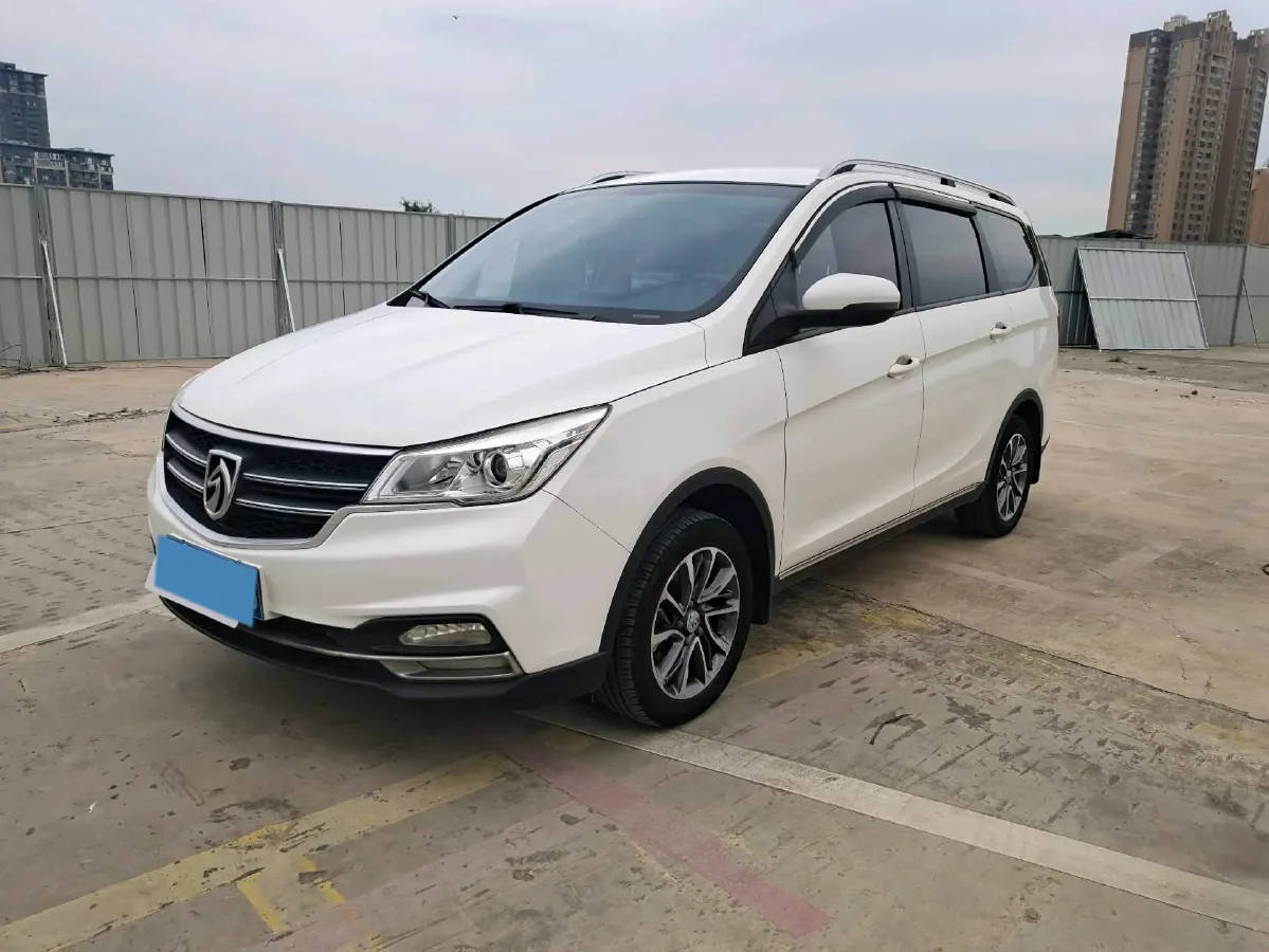 2019 BaoJun 730 1.5T 150HP L4 6MT,autocango,china used car exporter,china ev exporter,chinese used car exporter,chinese used ev exporter