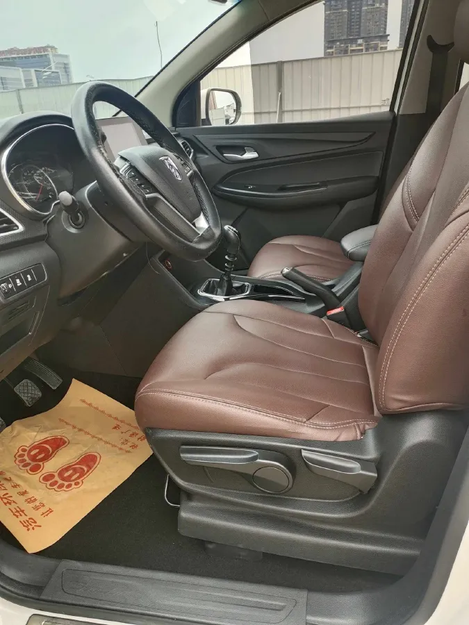 2019 BaoJun 730 1.5T 150HP L4 6MT,autocango,china used car exporter,china ev exporter,chinese used car exporter,chinese used ev exporter