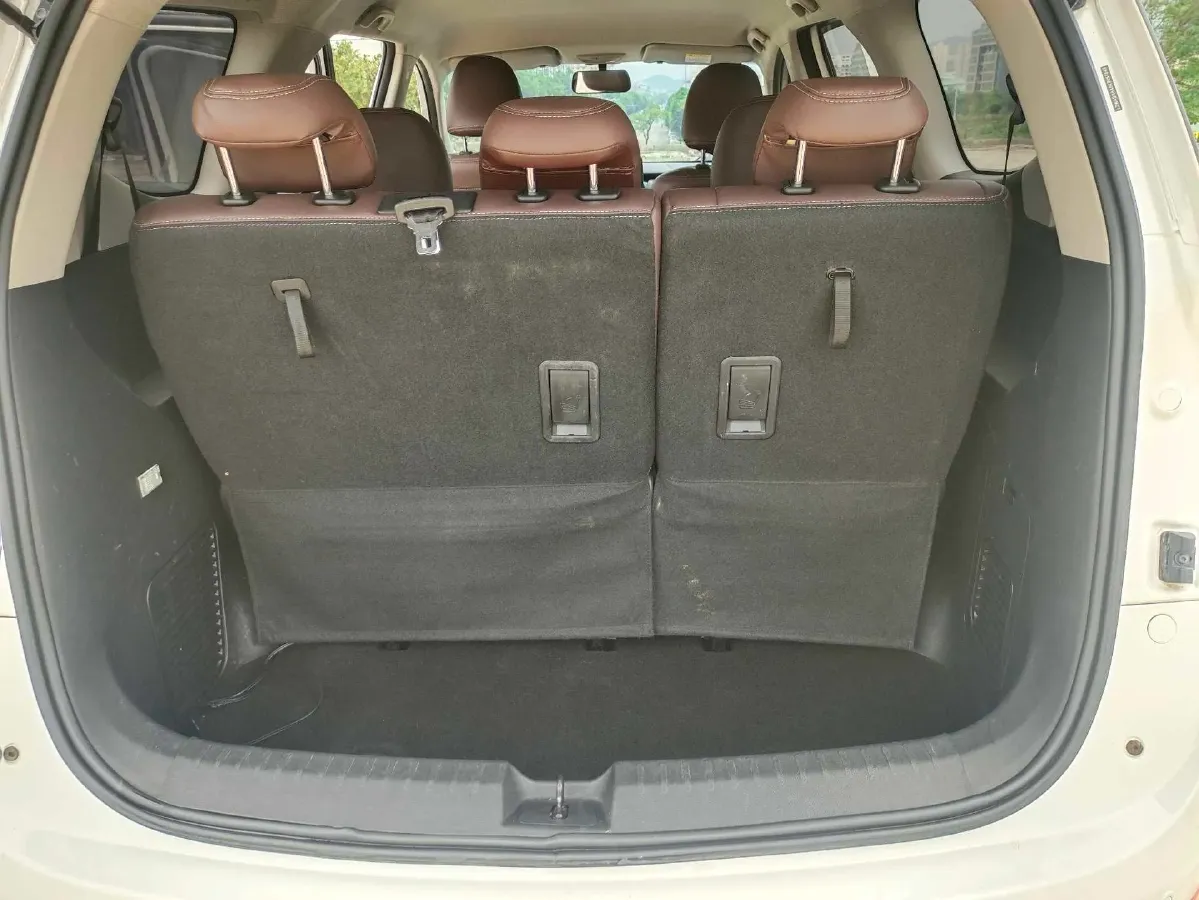 2019 BaoJun 730 1.5T 150HP L4 6MT,autocango,china used car exporter,china ev exporter,chinese used car exporter,chinese used ev exporter