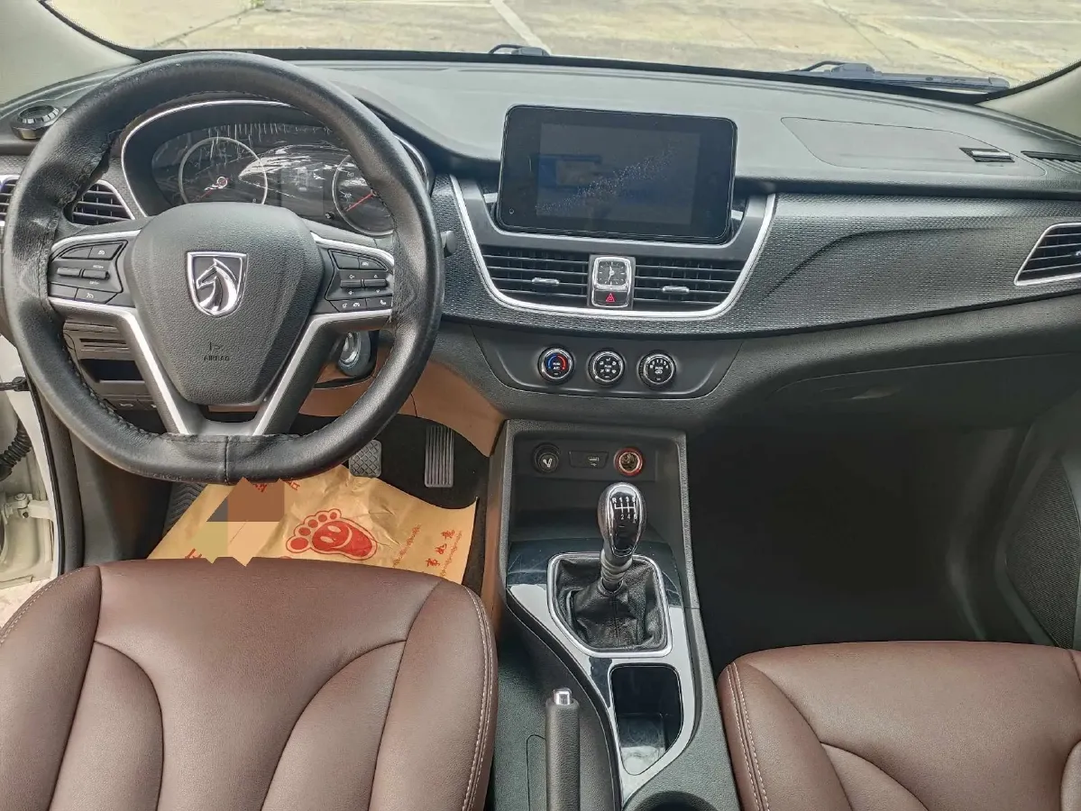 2019 BaoJun 730 1.5T 150HP L4 6MT,autocango,china used car exporter,china ev exporter,chinese used car exporter,chinese used ev exporter