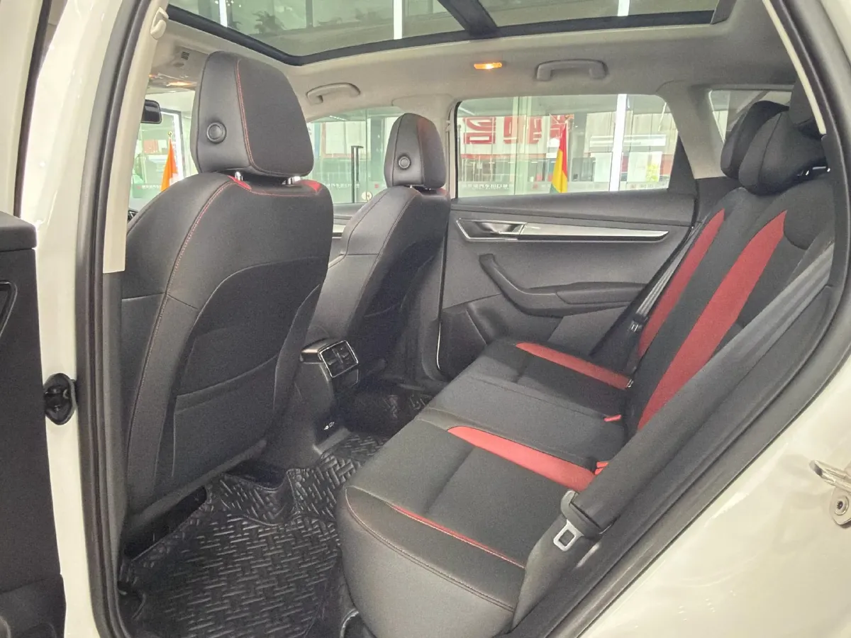 2022 Skoda Karoq 1.4T 150HP L4 7DCT,autocango,china used car exporter,china ev exporter,chinese used car exporter,chinese used ev exporter