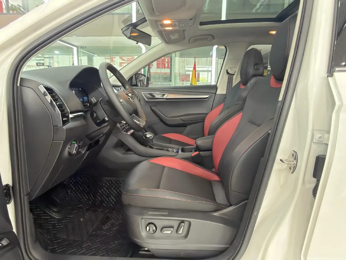 2022 Skoda Karoq 1.4T 150HP L4 7DCT,autocango,china used car exporter,china ev exporter,chinese used car exporter,chinese used ev exporter