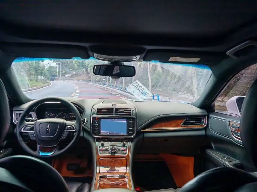 2017 Lincoln Continental 2.0T 261HP L4 6AT,autocango,china used car exporter,china ev exporter,chinese used car exporter,chinese used ev exporter