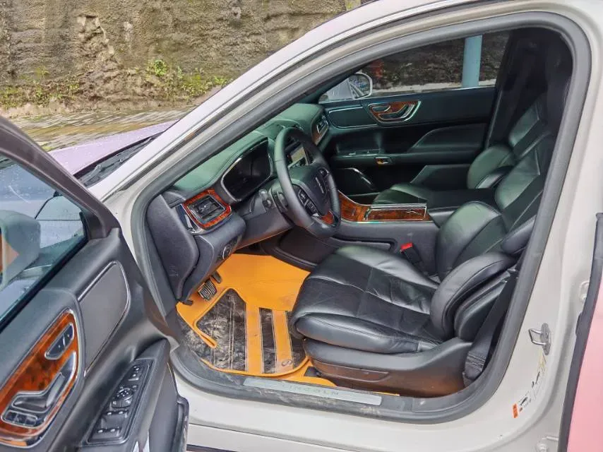 2017 Lincoln Continental 2.0T 261HP L4 6AT,autocango,china used car exporter,china ev exporter,chinese used car exporter,chinese used ev exporter