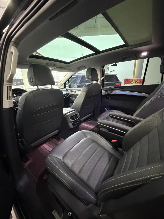 2022 Volkswagen Talagon 2.0T 220HP L4 7DCT,autocango,china used car exporter,china ev exporter,chinese used car exporter,chinese used ev exporter