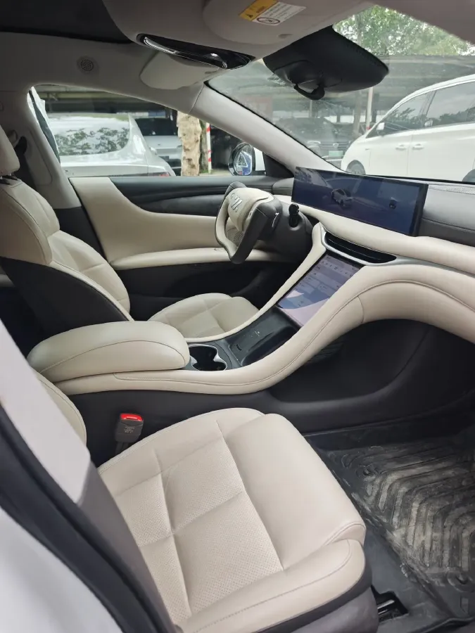 2024 IM L6 BEV 75KWH,autocango,china used car exporter,china ev exporter,chinese used car exporter,chinese used ev exporter