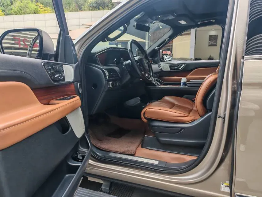 2018 Lincoln Navigator 3.5T 415HP V6 10AT,autocango,china used car exporter,china ev exporter,chinese used car exporter,chinese used ev exporter