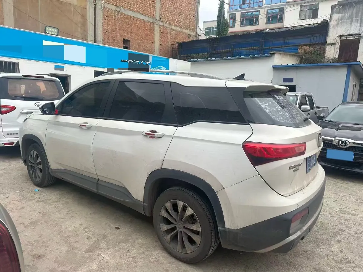 2020 BaoJun 530 1.5T 147HP L4 6MT,autocango,china used car exporter,china ev exporter,chinese used car exporter,chinese used ev exporter