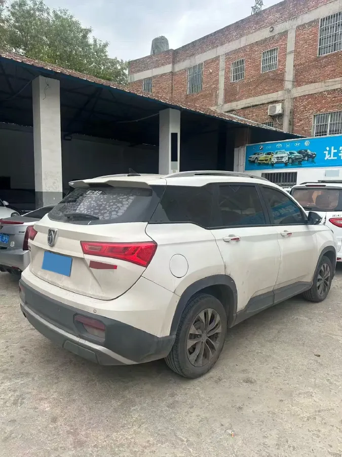 2020 BaoJun 530 1.5T 147HP L4 6MT,autocango,china used car exporter,china ev exporter,chinese used car exporter,chinese used ev exporter