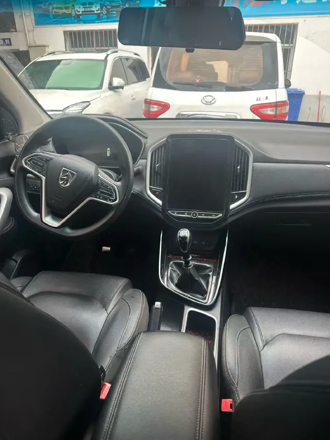 2020 BaoJun 530 1.5T 147HP L4 6MT,autocango,china used car exporter,china ev exporter,chinese used car exporter,chinese used ev exporter
