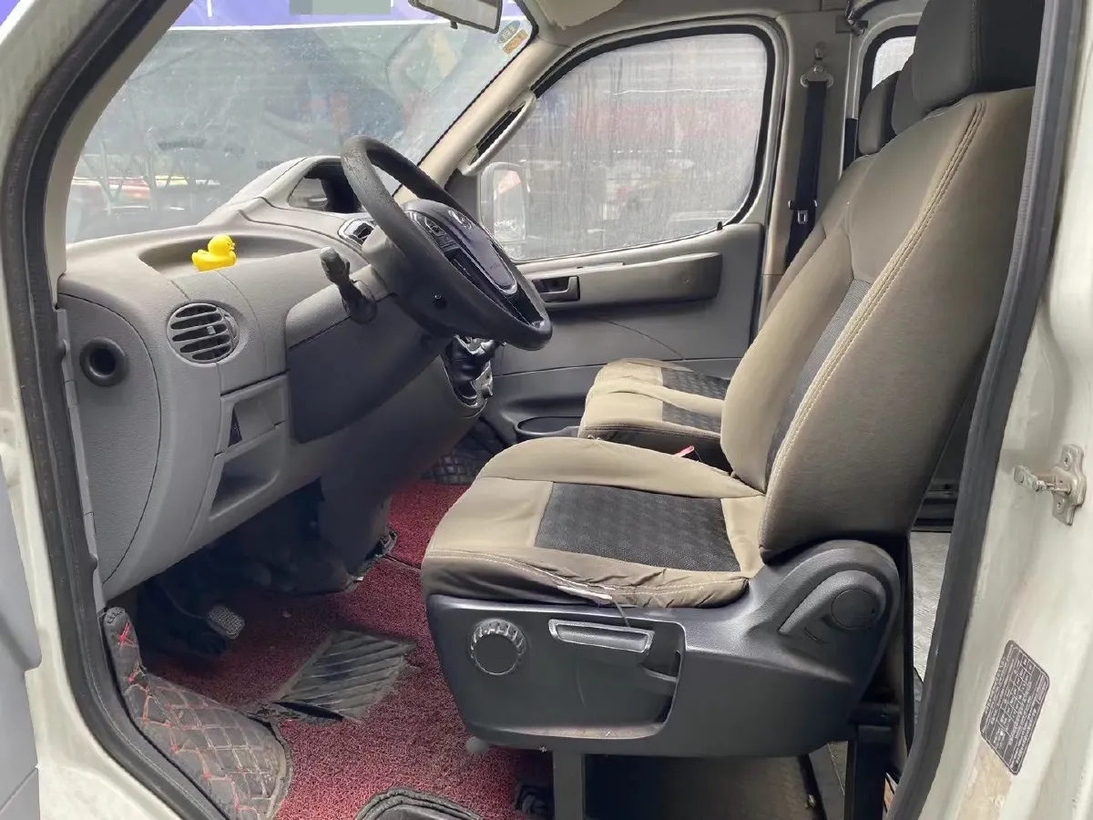 2018 MAXUS XinTu V80 2.5T 136HP L4 6MT,autocango,china used car exporter,china ev exporter,chinese used car exporter,chinese used ev exporter