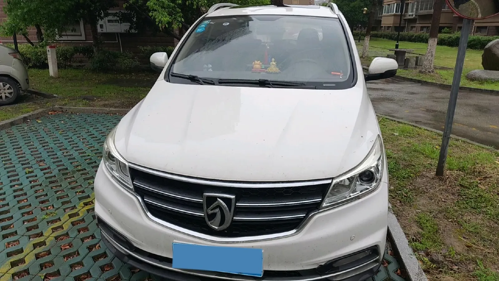 2019 BaoJun 730 1.5T 147HP L4 CVT,autocango,china used car exporter,china ev exporter,chinese used car exporter,chinese used ev exporter